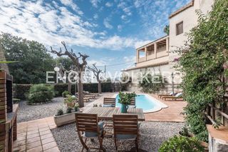 Maison à Castellví de la Marca. Elegante masía catalana con carácter y entorno privilegiado