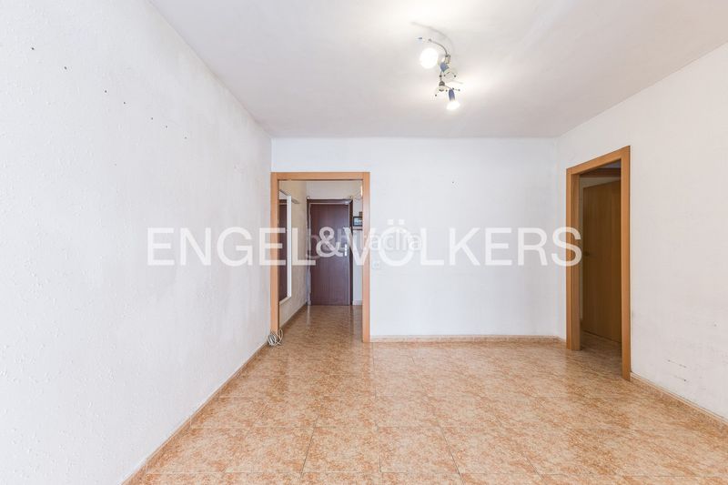 Foto e7ad1aac-ef69-4b8a-b67d-ad2af4ef356d. Pis amb calefacció a La Bordeta Barcelona