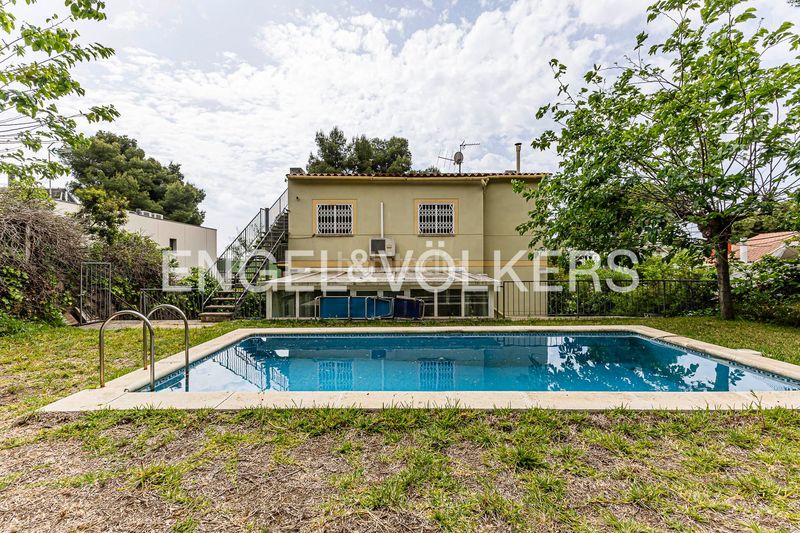 Foto 81f1c034-4584-4348-b9c6-762c180f5e03. Casa amb calefacció aparcament piscina a Bellamar Castelldefels