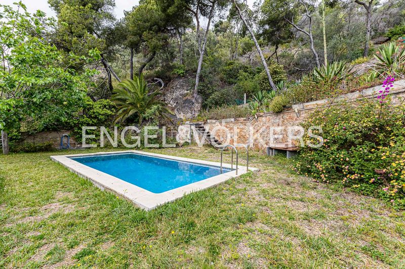 Foto b4325a16-8c88-4520-ba41-af948d380688. Casa amb calefacció aparcament piscina a Bellamar Castelldefels