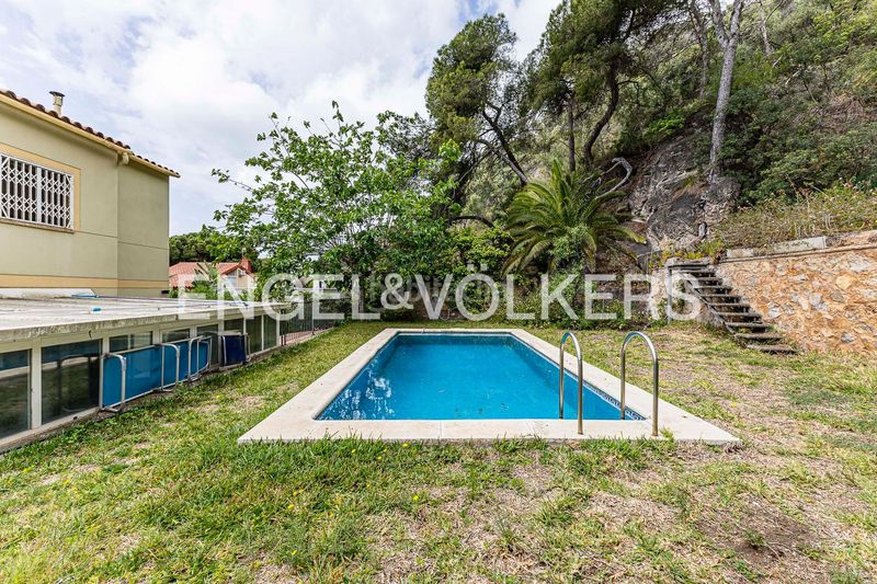 Foto d7d067dd-01f1-40e5-bdcc-a7c920f21dbc. Casa amb calefacció aparcament piscina a Bellamar Castelldefels