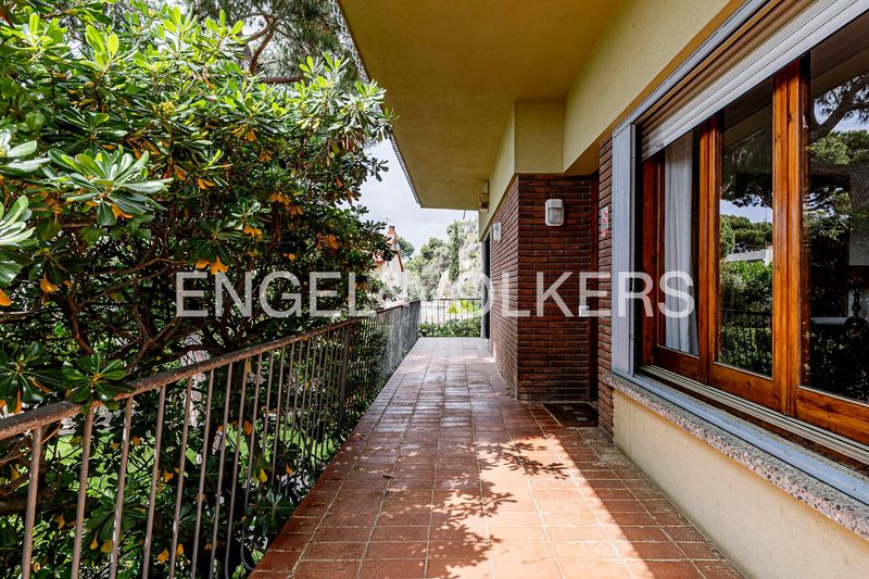 Foto eba6c7dd-1064-42a0-8585-630b18b542b5. Casa amb calefacció aparcament piscina a Bellamar Castelldefels