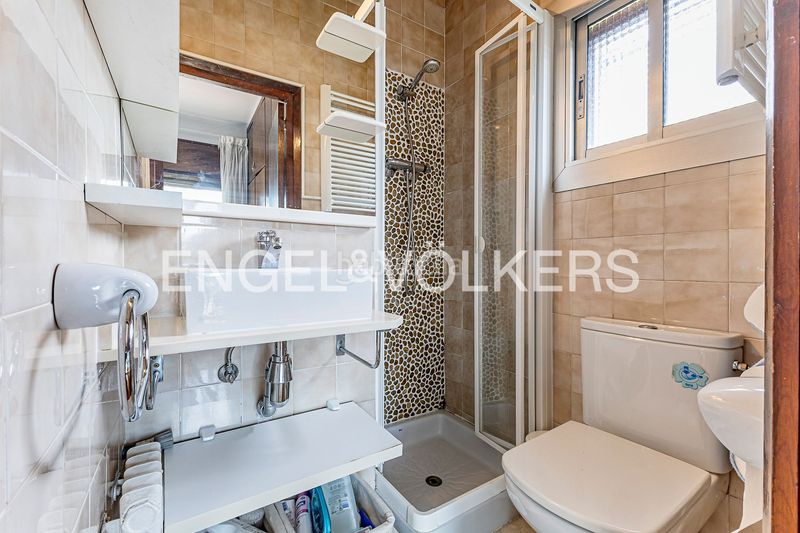 Foto f2e339c0-5aaf-4cf9-a899-f1a1c48be4a6. Casa amb calefacció aparcament piscina a Bellamar Castelldefels