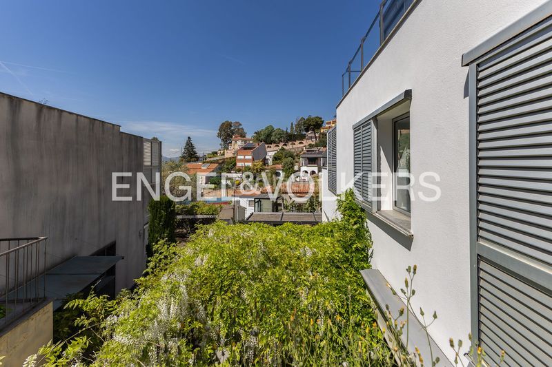 Foto b2da41f1-b808-4d14-a1a0-5925437cb129. Casa amb calefacció aparcament piscina a La Miranda Esplugues de Llobregat