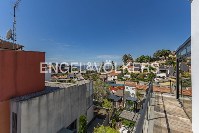 Foto b663eca5-3394-4757-832d-8908e6441204. Casa amb calefacció aparcament piscina a La Miranda Esplugues de Llobregat