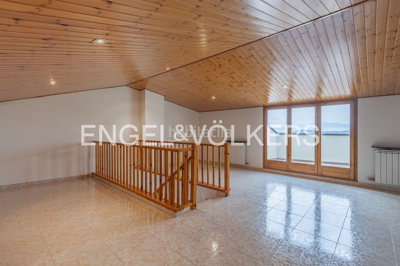 Foto 1a6b39c7-edaa-4d26-8672-29b1d0b0157c. Àtic amb calefacció a Masies de Voltregà (Les)