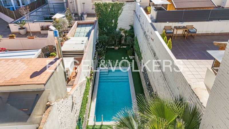 Foto 44fe9471-e463-42d6-8d27-30e896937640. Casa amb calefacció aparcament piscina a Ca n'Aurell Terrassa