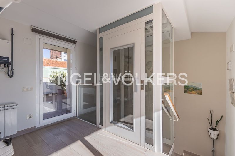 Foto 75bd9a3d-6248-4dd2-b94a-5131656bbdbd. Casa amb calefacció aparcament piscina a Ca n'Aurell Terrassa