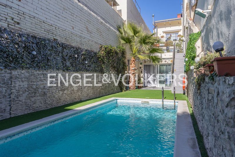 Foto 7da3e1a9-77ba-4f14-937d-27cfbd1806f7. Casa amb calefacció aparcament piscina a Ca n'Aurell Terrassa