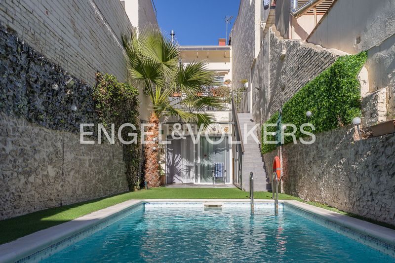 Foto 8cb58905-cbbf-4743-8d1c-3dd2aa78d635. Casa amb calefacció aparcament piscina a Ca n'Aurell Terrassa