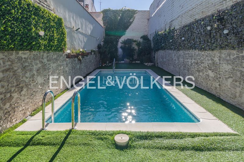 Foto 998d3057-22a8-45c9-99dc-1be8c02d9f0a. Casa amb calefacció aparcament piscina a Ca n'Aurell Terrassa