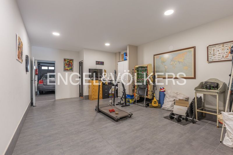 Foto b1d2b2b3-5b9b-4bf9-a6b0-34d35cb4a913. Casa amb calefacció aparcament piscina a Ca n'Aurell Terrassa