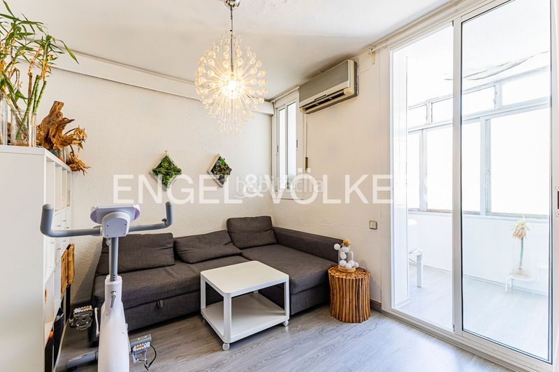 Foto 4ba1c05c-8436-4846-a7ba-7758189acdf9. Pis amb calefacció a Vila de Gràcia Barcelona