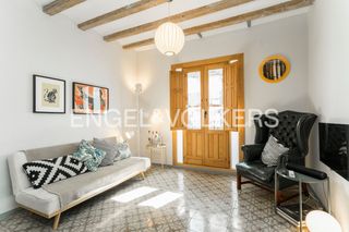Rent Flat in Raval. Piso temporal de diseño exclusivo de tres dormitorios dobles cer