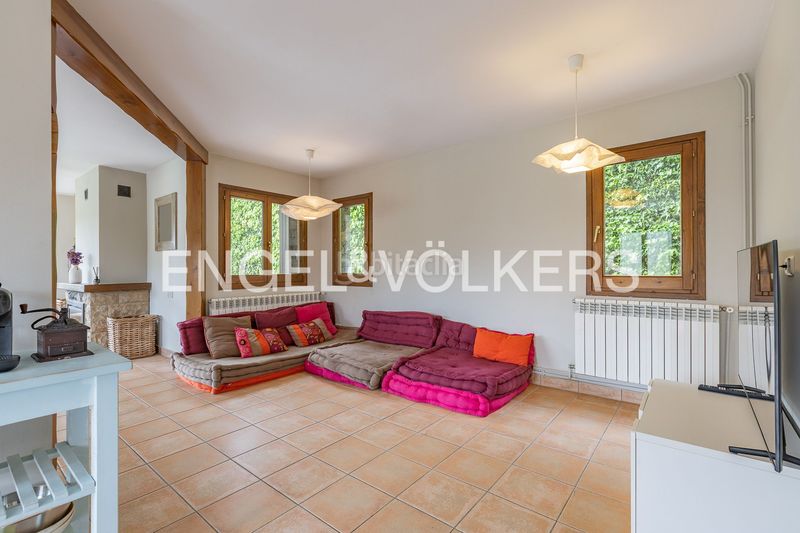 Foto 41c7e2b6-ddd2-4386-93a7-3359f0a818c1. Casa amb calefacció aparcament a Molló