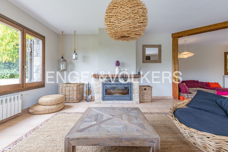 Foto 4a7fd6d2-f9a7-4b41-b237-0147a67c5d7e. Casa amb calefacció aparcament a Molló