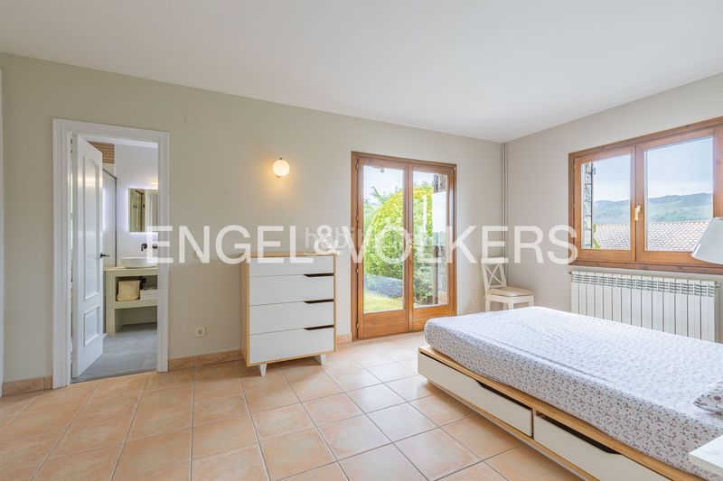 Foto 53845854-319f-4e63-b3fe-4da9e2713699. Casa amb calefacció aparcament a Molló
