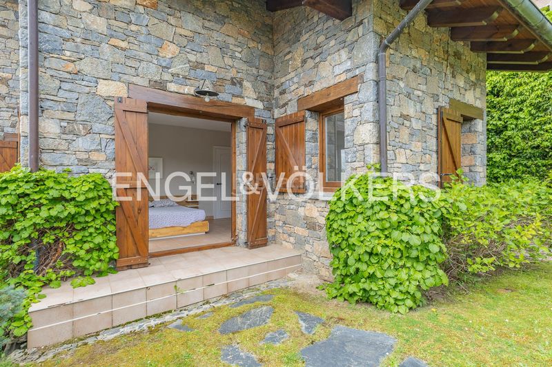 Foto 6d9a789c-ee12-4d39-8185-4fd46d824094. Casa amb calefacció aparcament a Molló