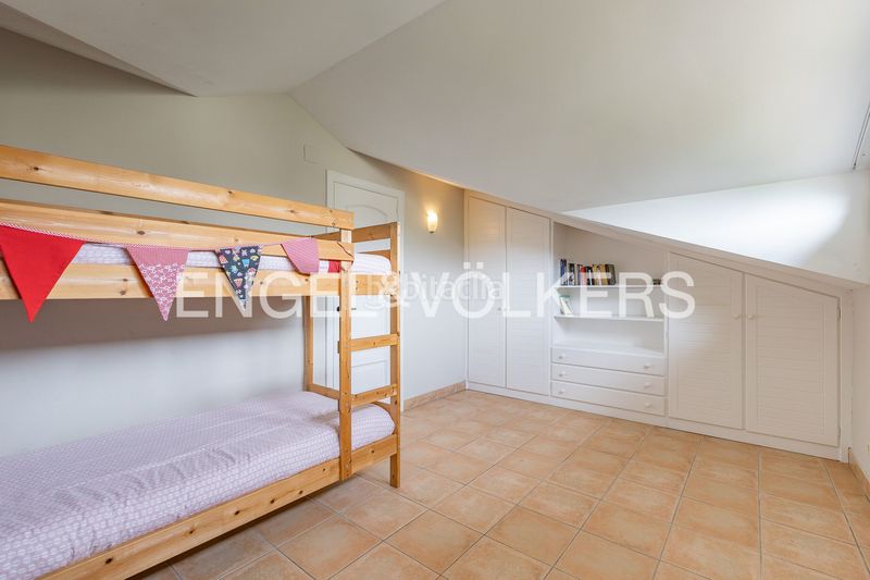 Foto a75b6995-7f99-4060-9579-90d61325ecd0. Casa amb calefacció aparcament a Molló