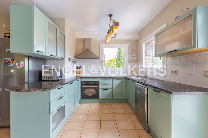 Foto ade8d24e-66ac-41f0-b384-f6bc154edfff. Casa amb calefacció aparcament a Molló