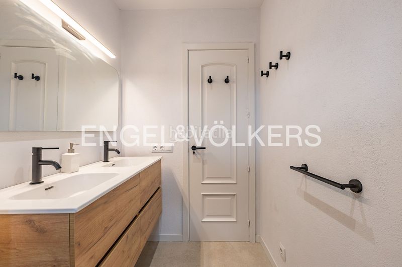 Foto ba65ff72-2a3d-44ef-89e5-278fffaa724e. Casa amb calefacció aparcament a Molló