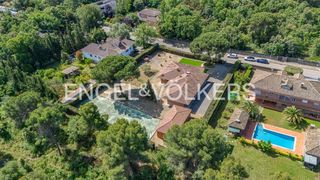 Casa a Castellarnau. Oportunidad única castellarnau ! casa  terreno 2387m2 709.900!!