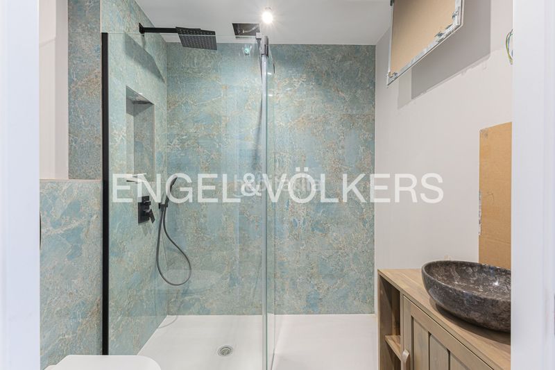 Foto 1ef0b412-8457-46b9-92c5-d3f40817dfeb. Casa amb calefacció aparcament a Sants-Badal Barcelona