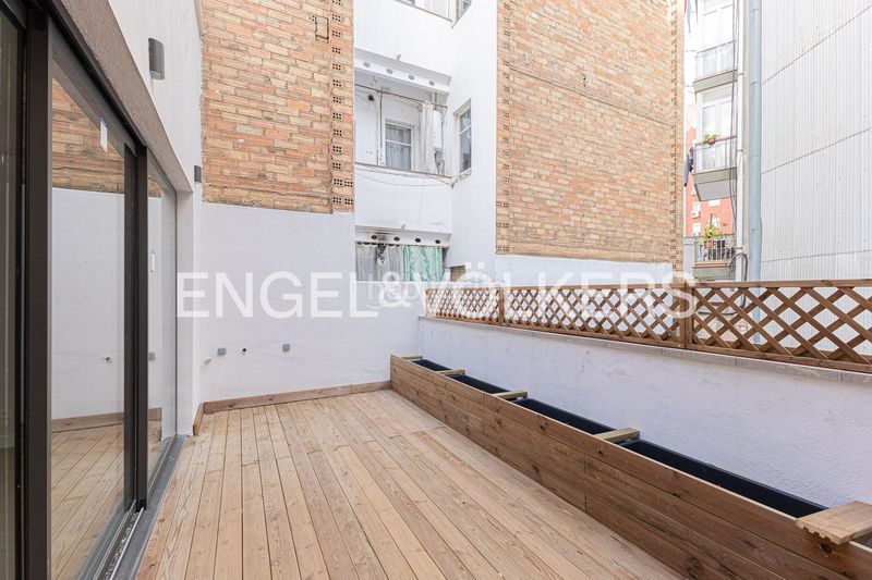 Foto 30a32ae4-b86a-49f5-b3d4-34347940d671. Casa amb calefacció aparcament a Sants-Badal Barcelona