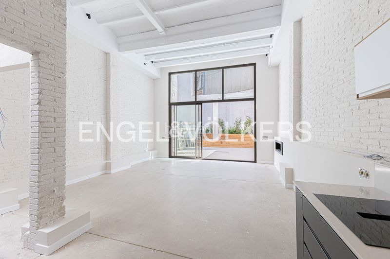 Foto 41a75aa7-5f56-4166-b00d-d249ca1b8816. Casa amb calefacció aparcament a Sants-Badal Barcelona
