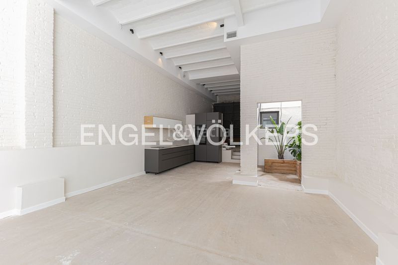 Foto 53a07d08-29b0-464e-8c47-2d4dcd999c4a. Casa amb calefacció aparcament a Sants-Badal Barcelona