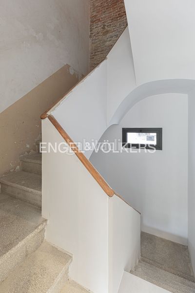Foto 55076607-e000-4102-b721-5742dd92a8ea. Casa amb calefacció aparcament a Sants-Badal Barcelona