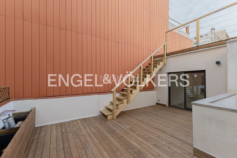 Foto 633314d0-1575-45af-aa5a-6ff49c20472a. Casa amb calefacció aparcament a Sants-Badal Barcelona