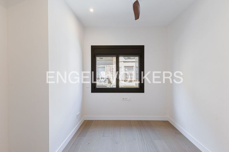 Foto ae6b1d1e-2972-405f-b68f-f1acf50e9e04. Casa amb calefacció aparcament a Sants-Badal Barcelona