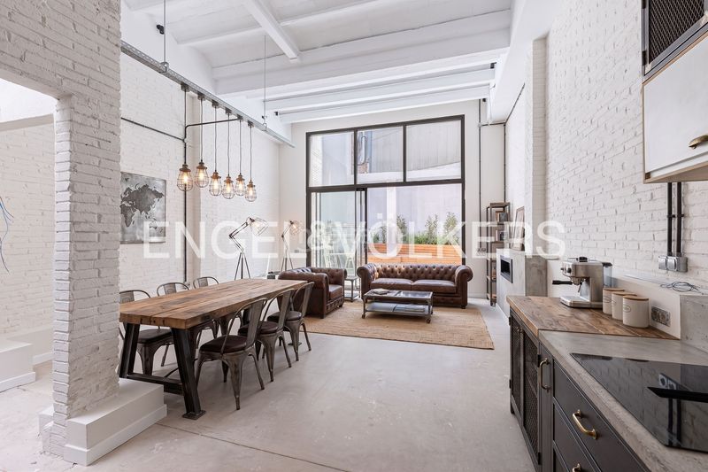 Foto c2f0ae36-d4ee-4d37-88a7-8861434fa06c. Casa amb calefacció aparcament a Sants-Badal Barcelona