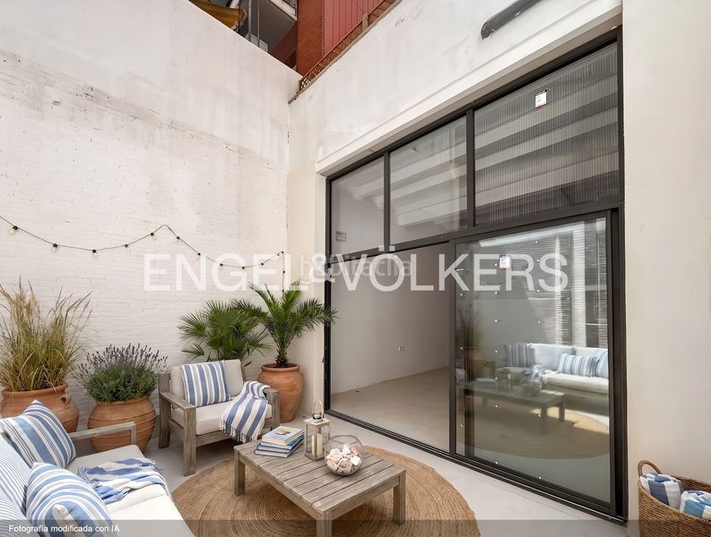 Foto cd6abaa0-f46a-4b91-9a4e-3da3e3a4fdb8. Casa amb calefacció aparcament a Sants-Badal Barcelona
