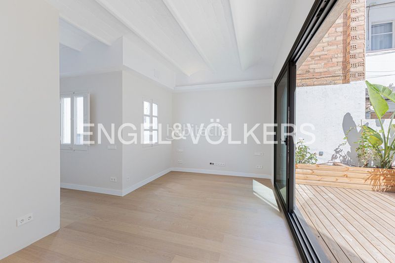 Foto d5315607-a664-4935-b100-4653bdaec7f5. Casa amb calefacció aparcament a Sants-Badal Barcelona