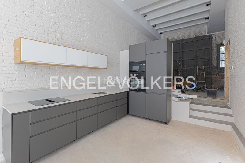 Foto ea04f638-acc5-4090-a1ae-61eafe2691f4. Casa amb calefacció aparcament a Sants-Badal Barcelona