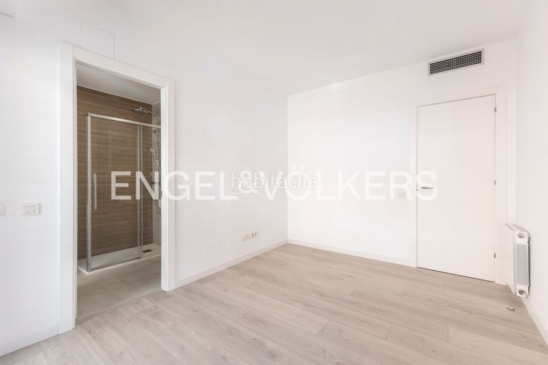 Foto 0ec925f9-ff12-452a-a8c9-dbfd0595f977. Dúplex amb calefacció piscina a Putget - Farró Barcelona