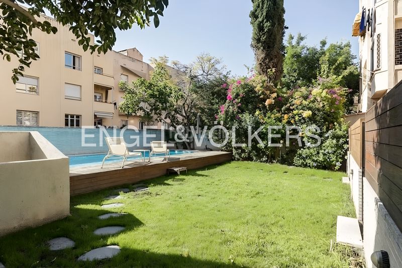 Foto 48565fad-f669-4601-ad55-3b2d948c2493. Dúplex amb calefacció piscina a Putget - Farró Barcelona