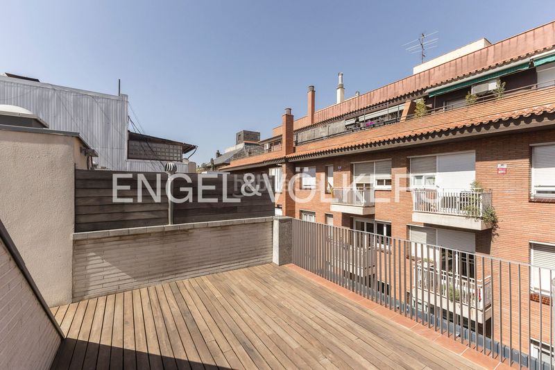 Foto 583b7459-0583-46cd-8d15-01787840ce35. Dúplex amb calefacció piscina a Putget - Farró Barcelona