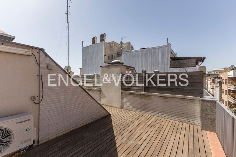 Foto b31b5a40-599a-468e-bcf2-a4c4a6aa139c. Dúplex amb calefacció piscina a Putget - Farró Barcelona