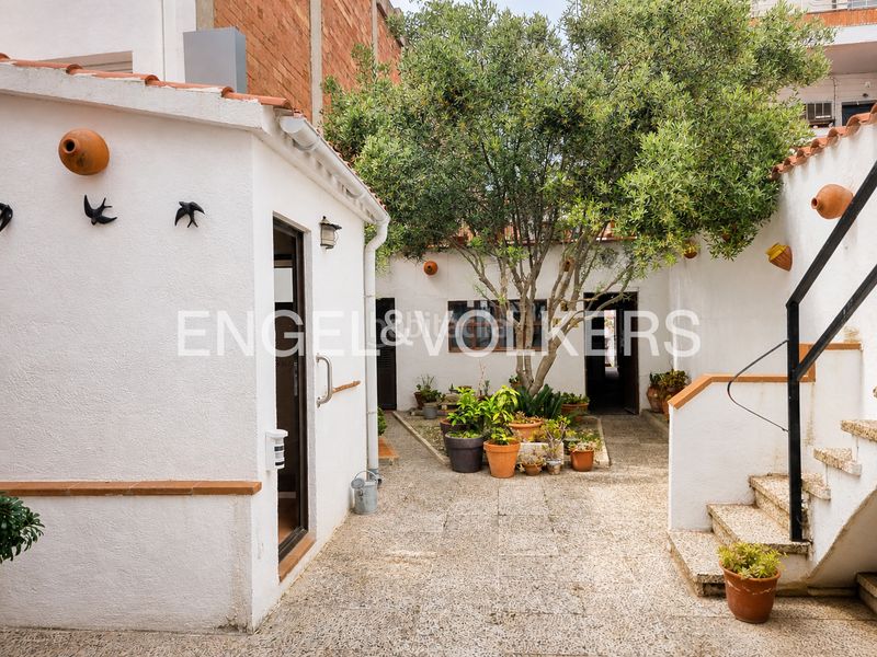 Foto aea5e6c7-3482-4ace-b95d-77aa11841adf. Casa amb calefacció aparcament a Centre Pineda de Mar