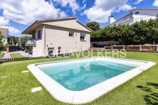 Casa a Caldes de Montbui. Casa en entorno tranquilo con vistas privilegiadas