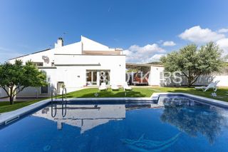Casa en Mas Mel. Magnífica casa luminosa con piscina y licencia turística en mas