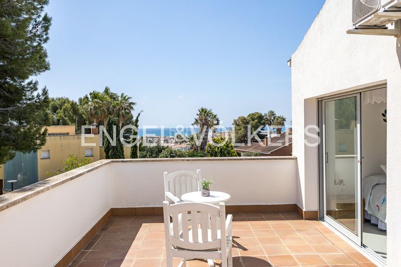 Foto 0a00d300-a93f-46a8-85fb-02fc2a07d367. Casa amb calefacció aparcament piscina a Mas Mel Calafell