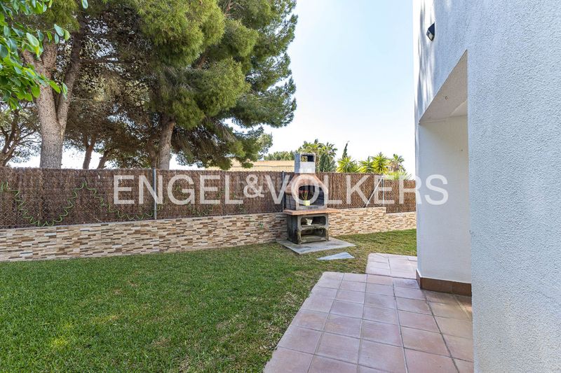 Foto 521efbdf-8ae0-4cb7-a07c-1d8447bf4f6a. Casa amb calefacció aparcament piscina a Mas Mel Calafell