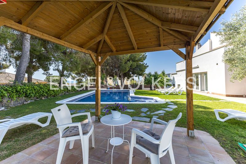 Foto 834d57fd-386b-44e1-8c44-f8ccb1a686d5. Casa amb calefacció aparcament piscina a Mas Mel Calafell