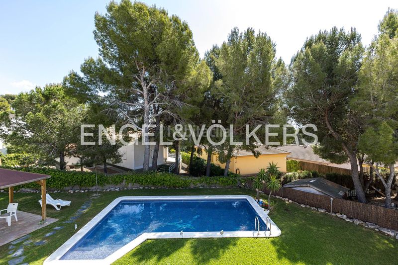 Foto 87b45bc4-c62d-477a-a594-e73db9fbce77. Casa amb calefacció aparcament piscina a Mas Mel Calafell