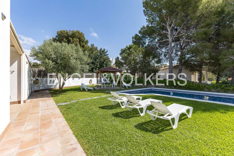 Foto a51f946d-467a-4bc8-a352-20daaeebdee9. Casa amb calefacció aparcament piscina a Mas Mel Calafell