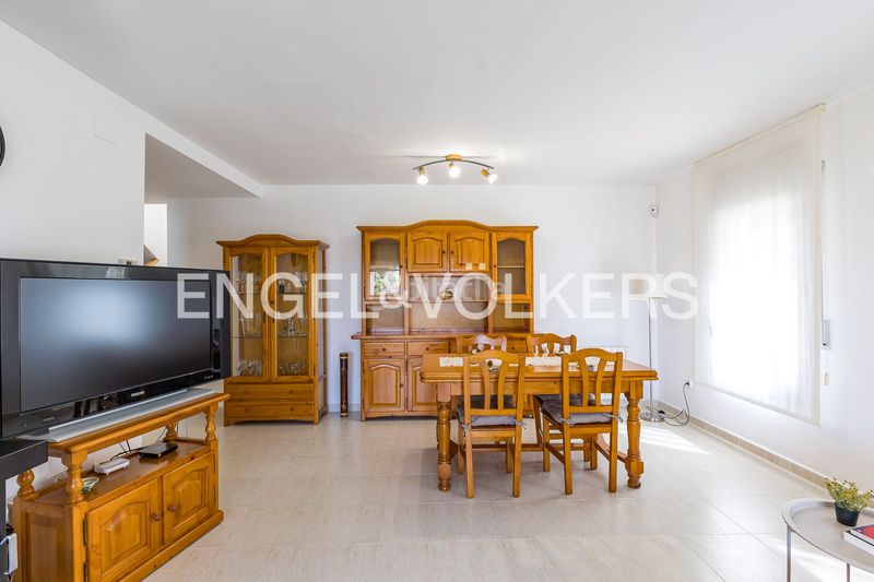Foto b6114a64-596a-4c42-a4ec-d9080fbf3d92. Casa amb calefacció aparcament piscina a Mas Mel Calafell